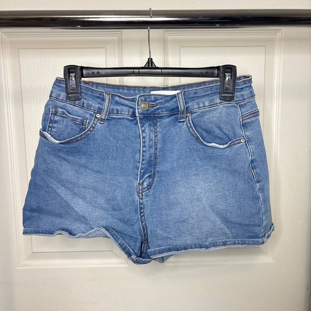 Fashion Nova Stretch Denim Shorts - Medium Wash